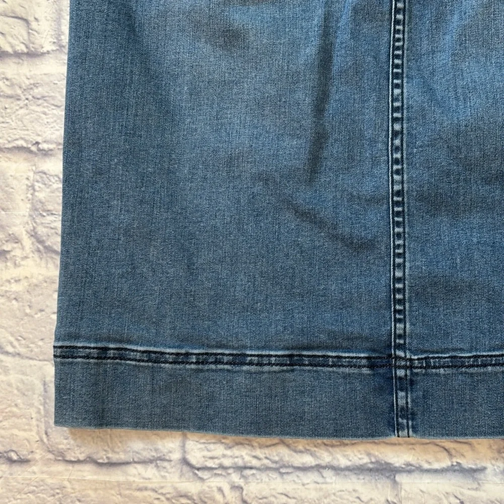 Talbots Denim Pencil Jean Skirt Medium Wash Blue Denim 21 Inch Length Size 4